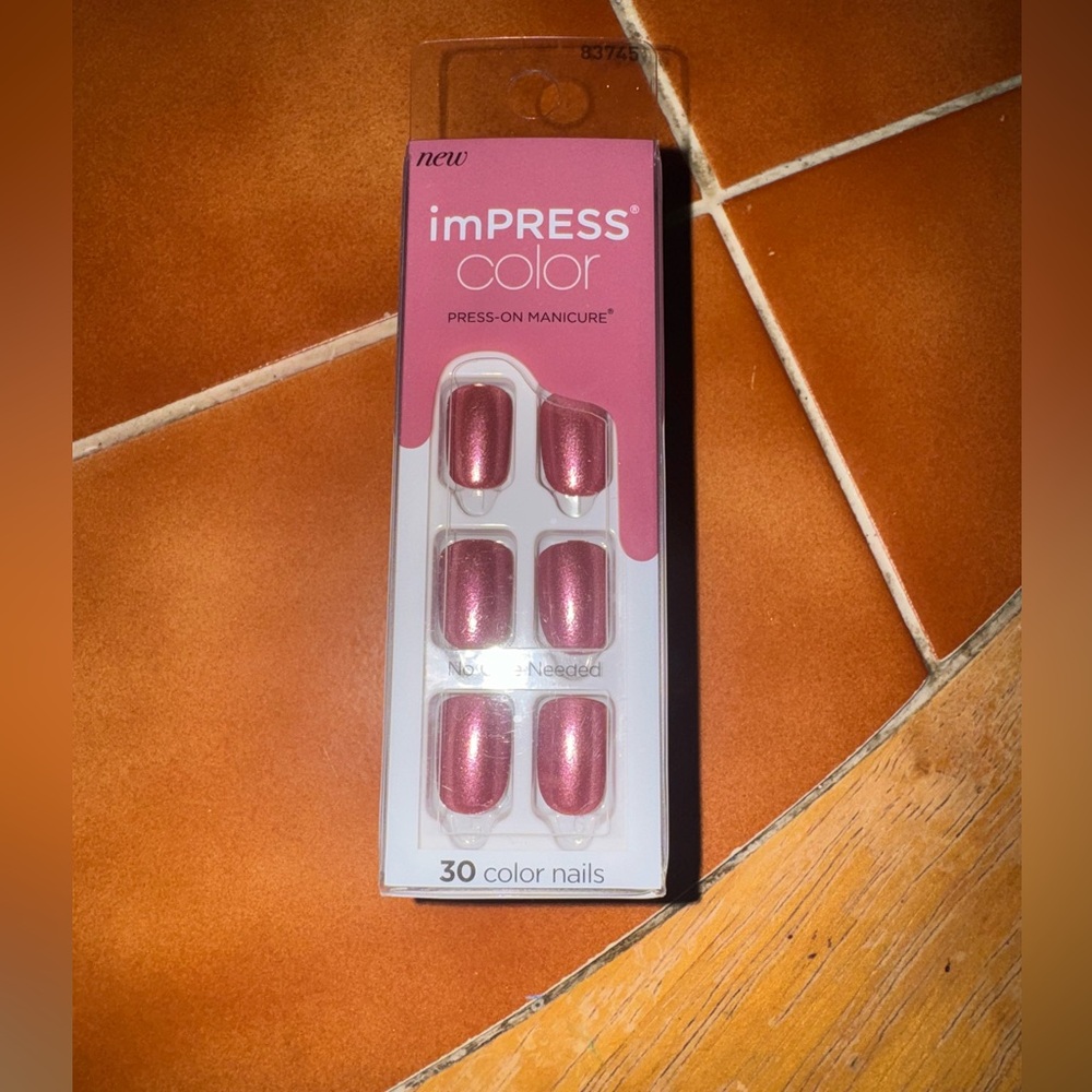 imPRESS Pink press on nails